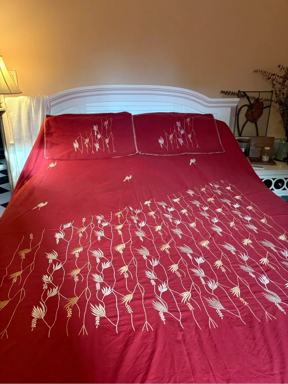 Elegant Red Embroidered Bedding Set with Floral Motif